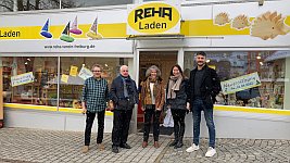 In der Mitte rechts Bürgermeisterin M. Folkerts, weiterhin von links: D. Lehnard,
N. Klein-Alstedde, R. Schippers, G. Conforti